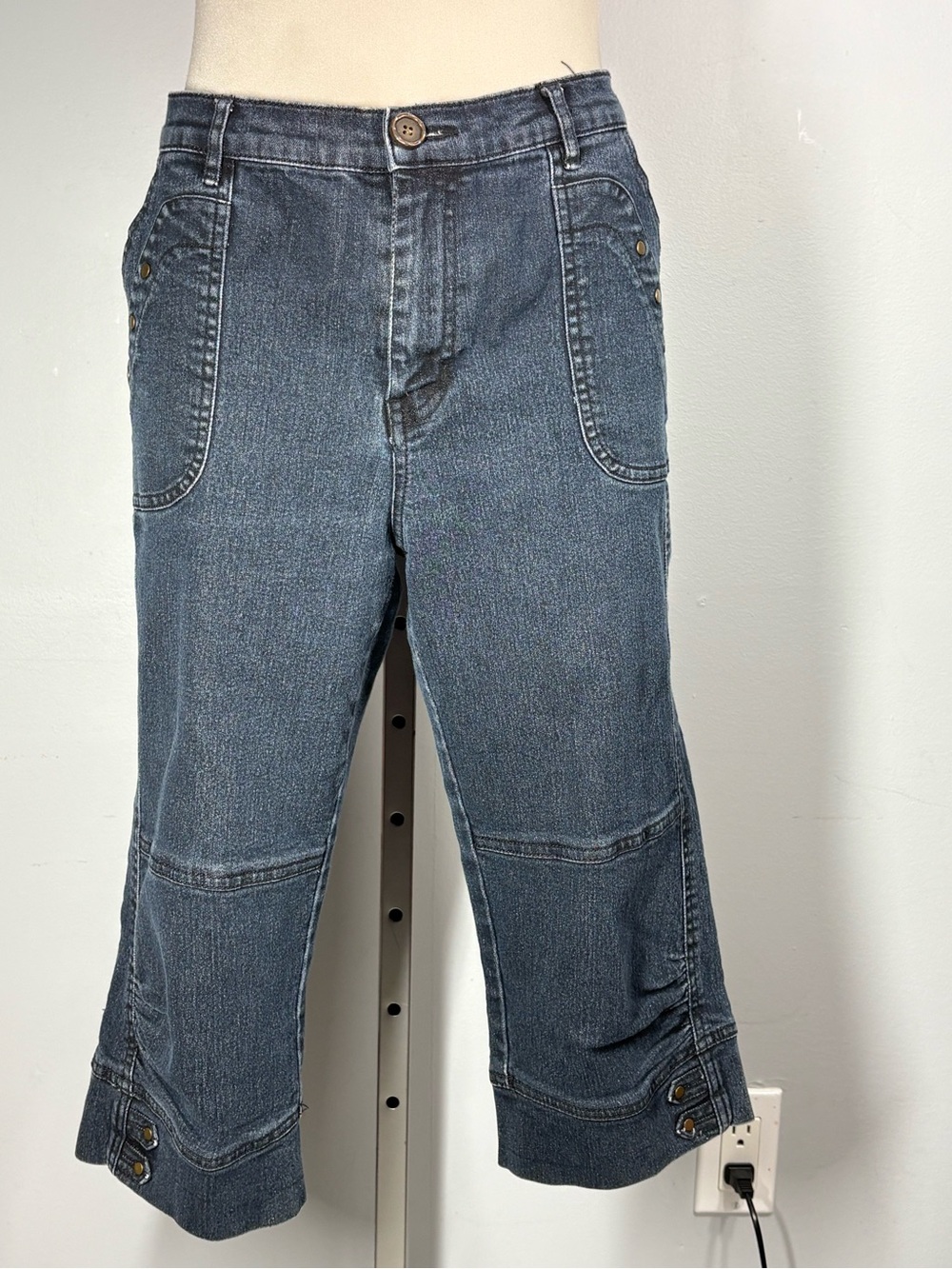 Women’s Dark Blue Denim Capri Pants Size M